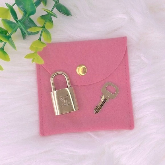 Louis Vuitton Padlock And Key #314 - Picture 3 of 9